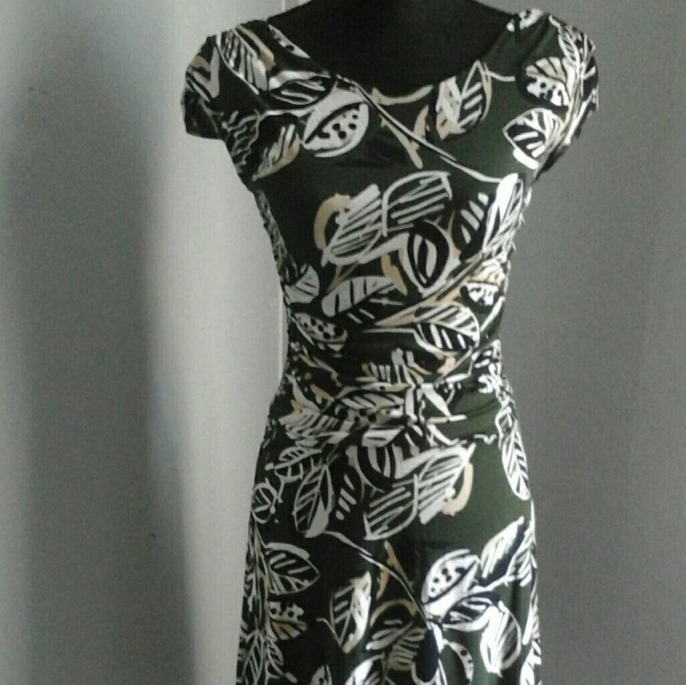 Dress - Picture 2 of 5
